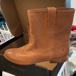 Frye “Anna Short” boots in Camel